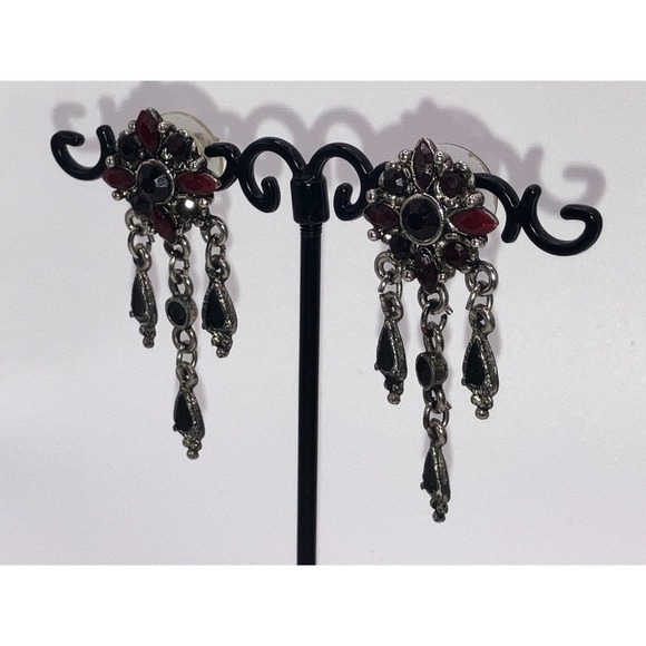 Red & Black Medallian with 3 Tier Drops 1 .75 Inch Earrings Vintage! - Picture 5 of 6